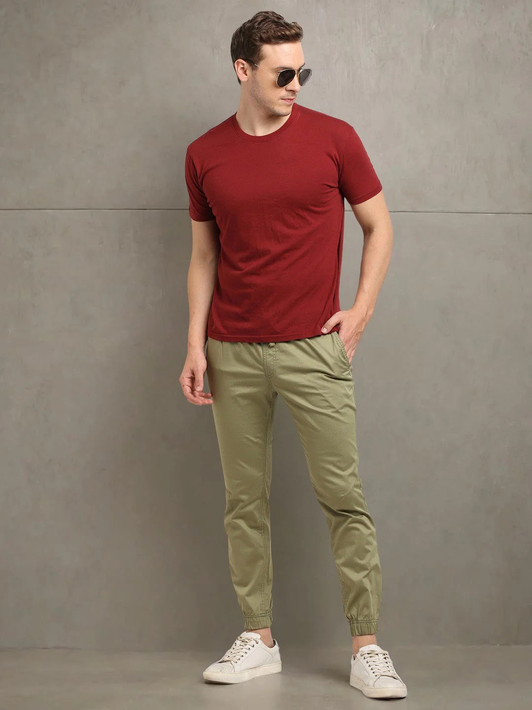 Indian Terrain Men's Comfort Fit Solid Green Trousers